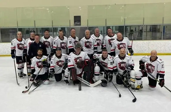 Bruderheim Comets Men’s Hockey Team - Western Asphalt